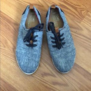 Toms sneakers